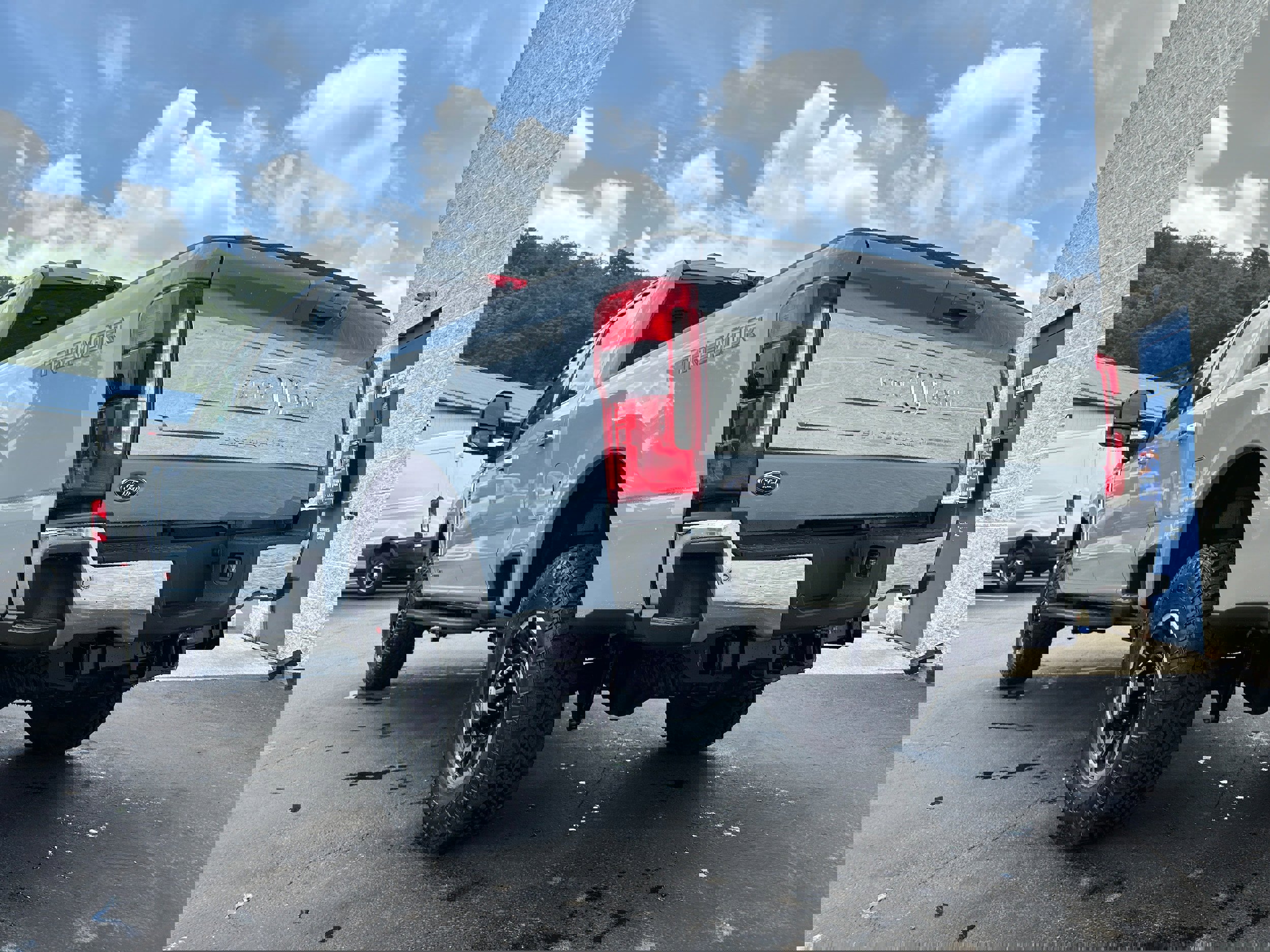 New 2025 Ford F250 King Ranch w/ Tremor Off-Road Package image 9