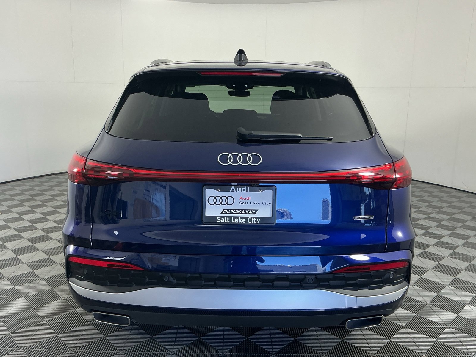 Used 2025 Audi Q5 Premium Plus w/ Premium Plus AWD/4WD image 8