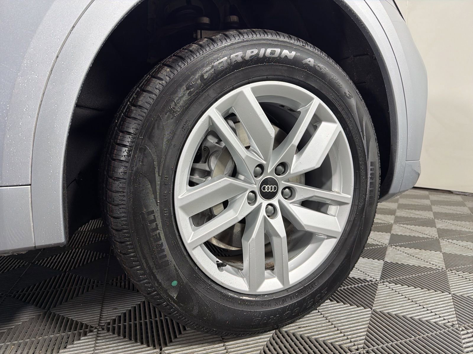 Used 2023 Audi Q5 2.0T Premium w/ Convenience Package image 8