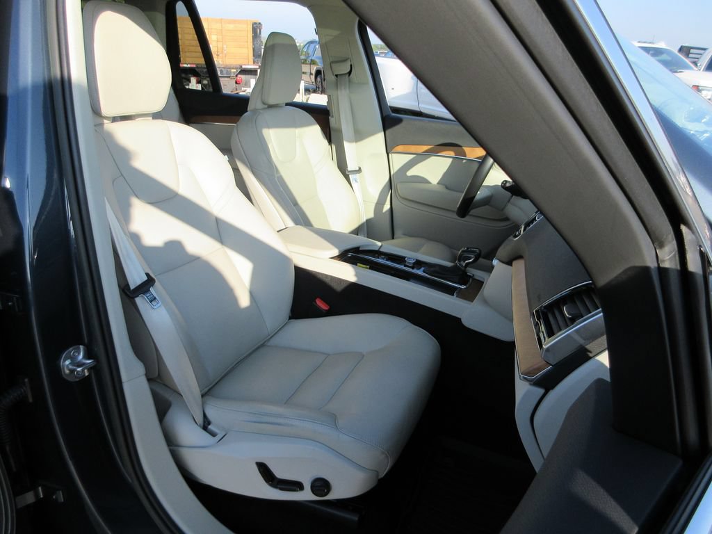 Used 2022 Volvo XC90 T6 Momentum w/ Advanced Package AWD/4WD image 25