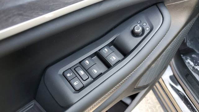 Certified 2025 Jeep Grand Cherokee Limited image 10