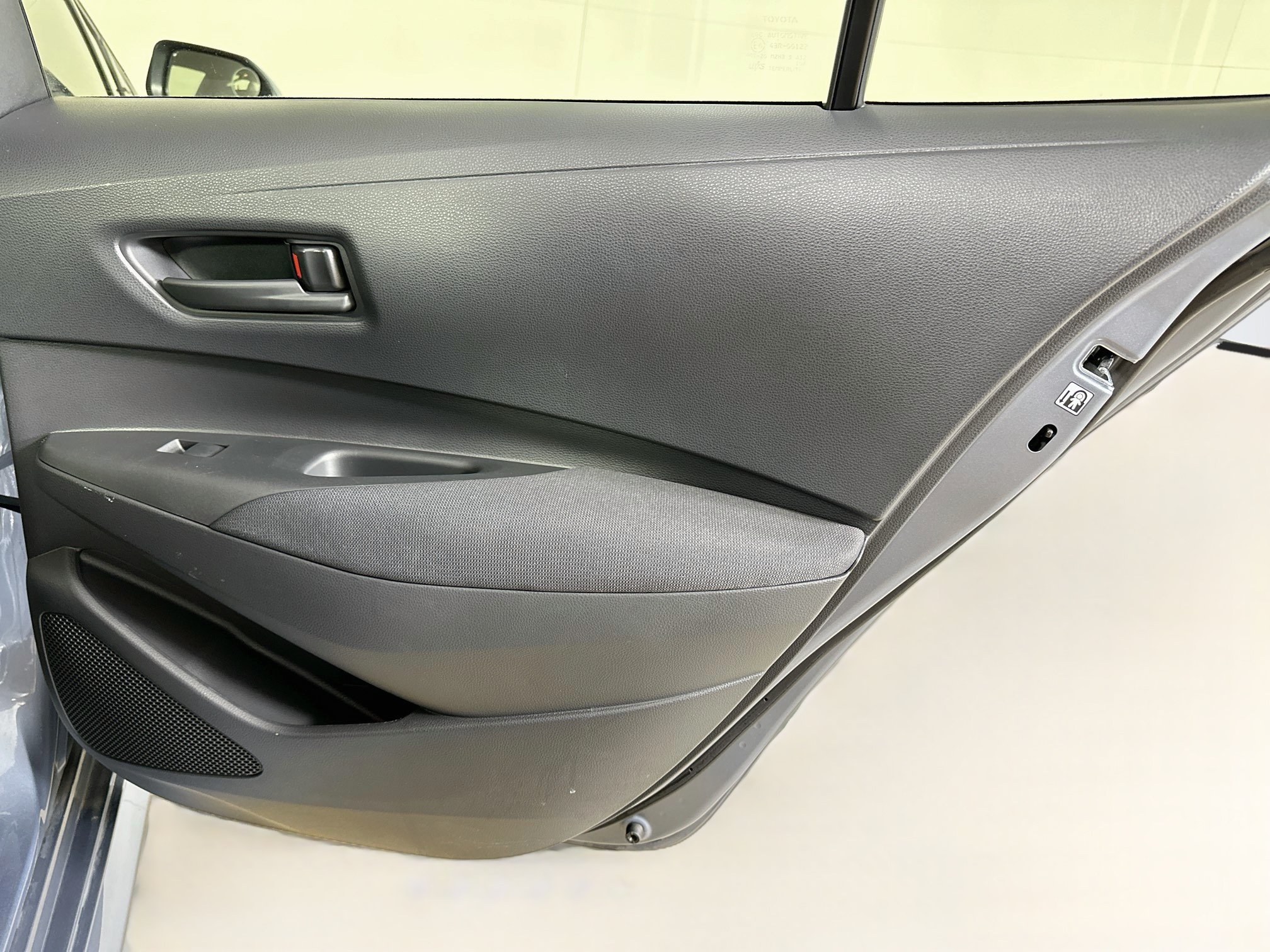 Used 2022 Toyota Corolla LE FWD image 28