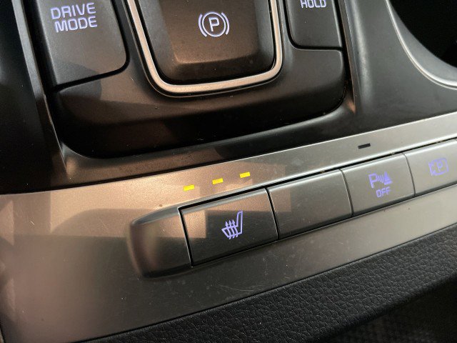 Used 2023 Kia Carnival LX image 20