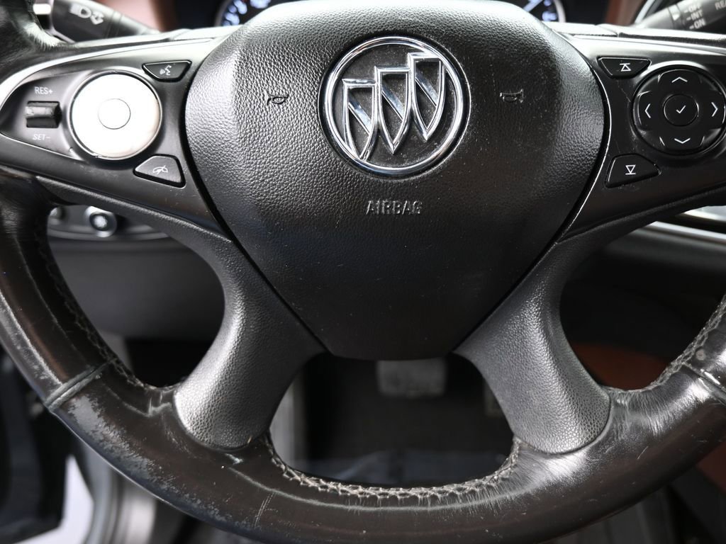 Used 2018 Buick Enclave Avenir w/ Avenir Technology Package image 33