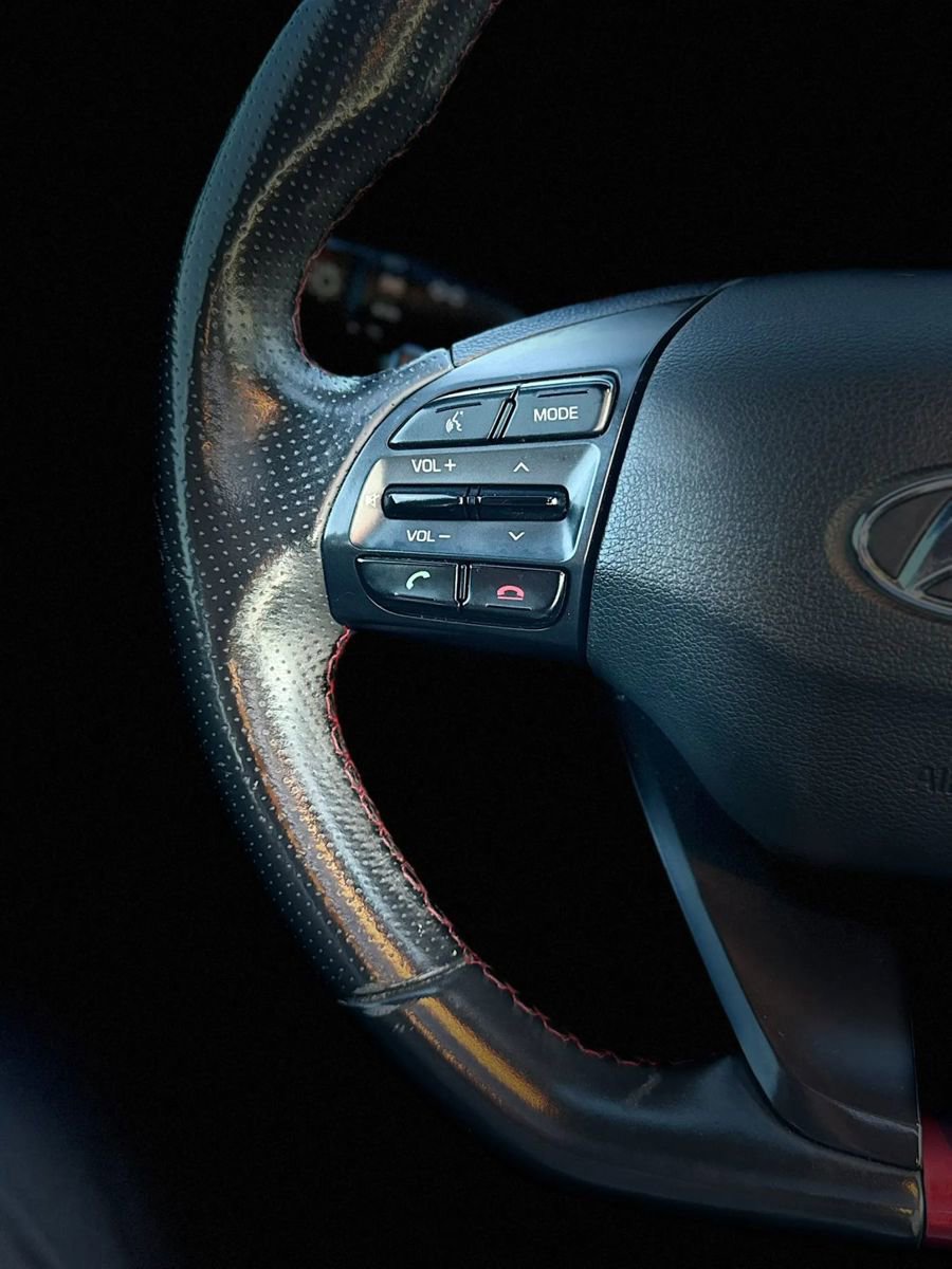 Used 2018 Hyundai Elantra Sport w/ Sport Premium Package 03 FWD image 37