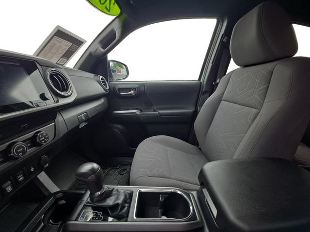 Certified 2019 Toyota Tacoma TRD Off-Road AWD/4WD image 11