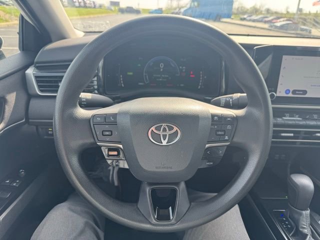 Used 2025 Toyota Camry LE FWD image 16