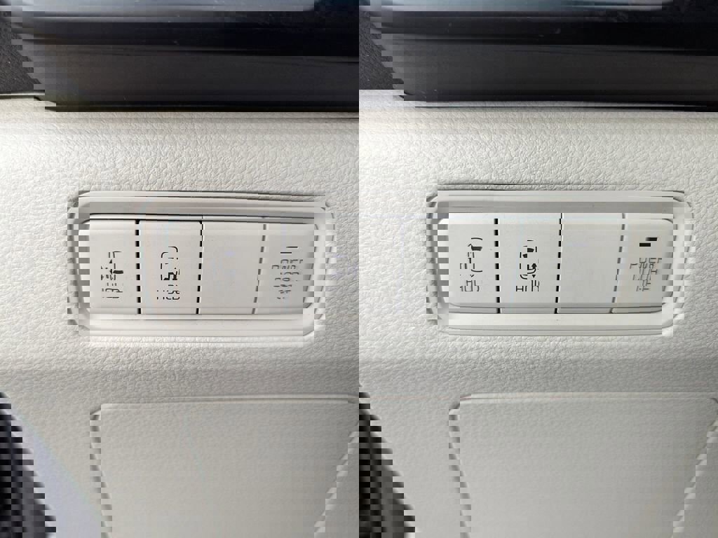 Certified 2024 Kia Carnival LX image 23