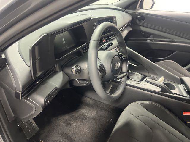 New 2026 Hyundai Elantra Sport image 9