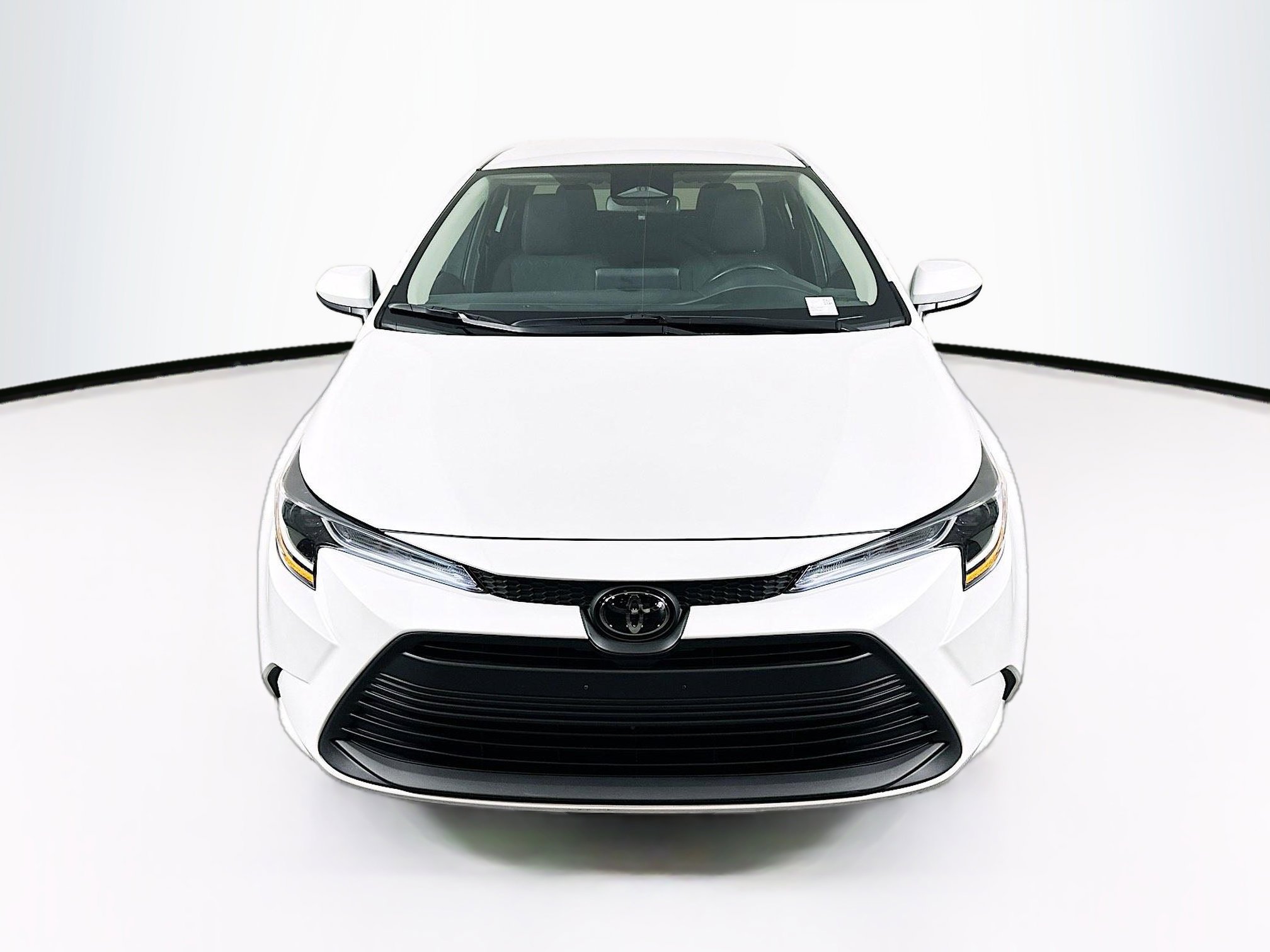 Used 2025 Toyota Corolla LE image 2