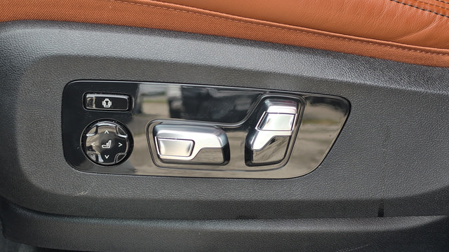 Used 2025 BMW X5 M60i w/ Executive Package AWD/4WD image 53