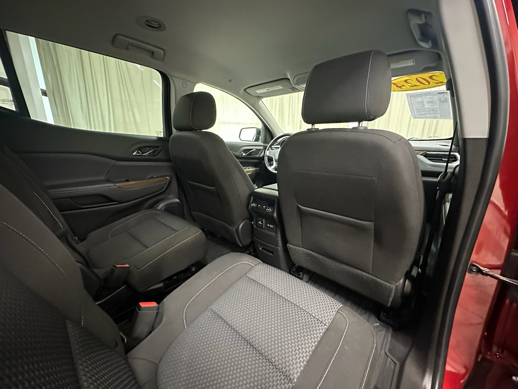 Certified 2023 GMC Acadia SLE w/ Driver Convenience Package image 16