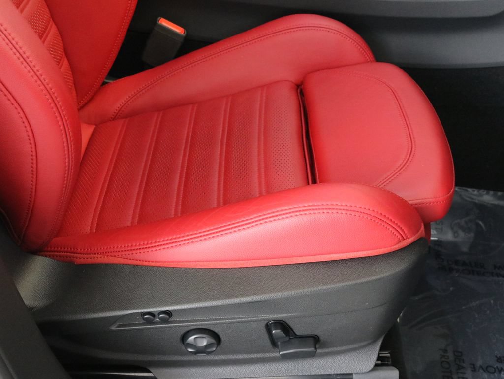 Used 2023 Alfa Romeo Stelvio Sprint AWD/4WD image 49