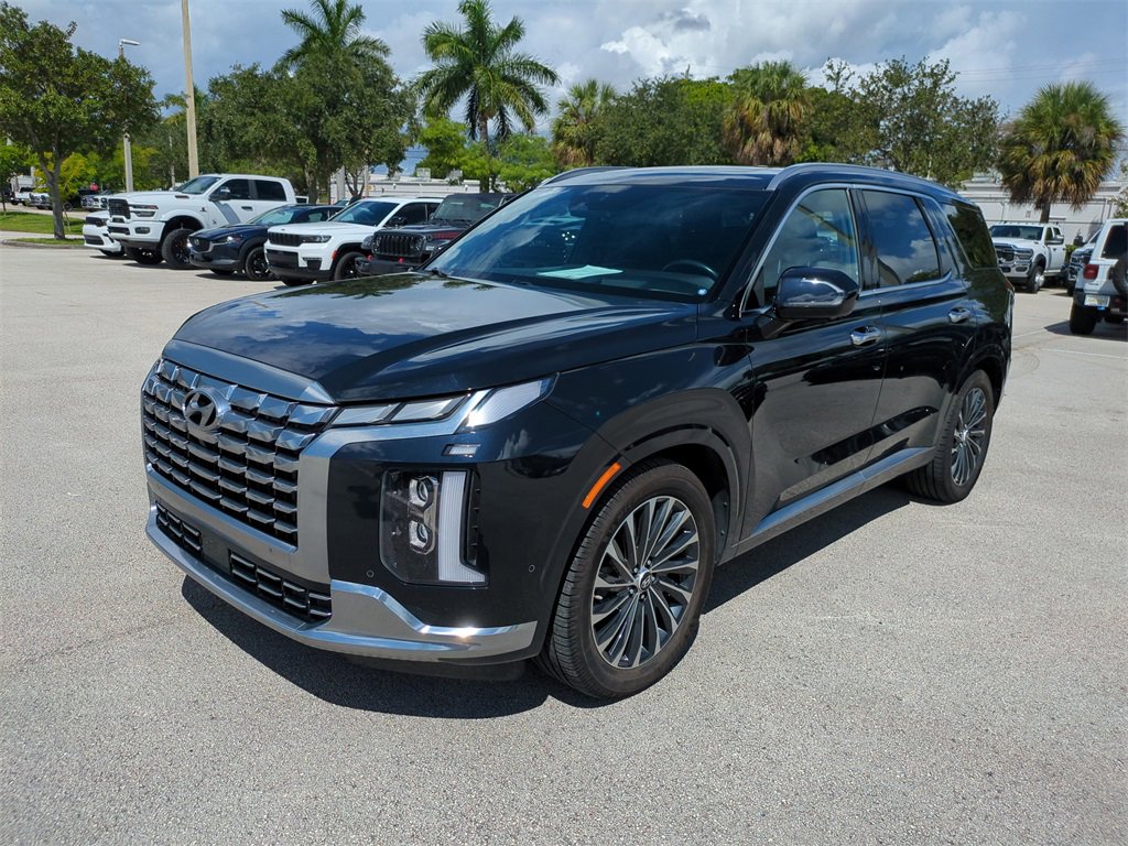 Used 2023 Hyundai Palisade Calligraphy w/ Cargo Package image 10