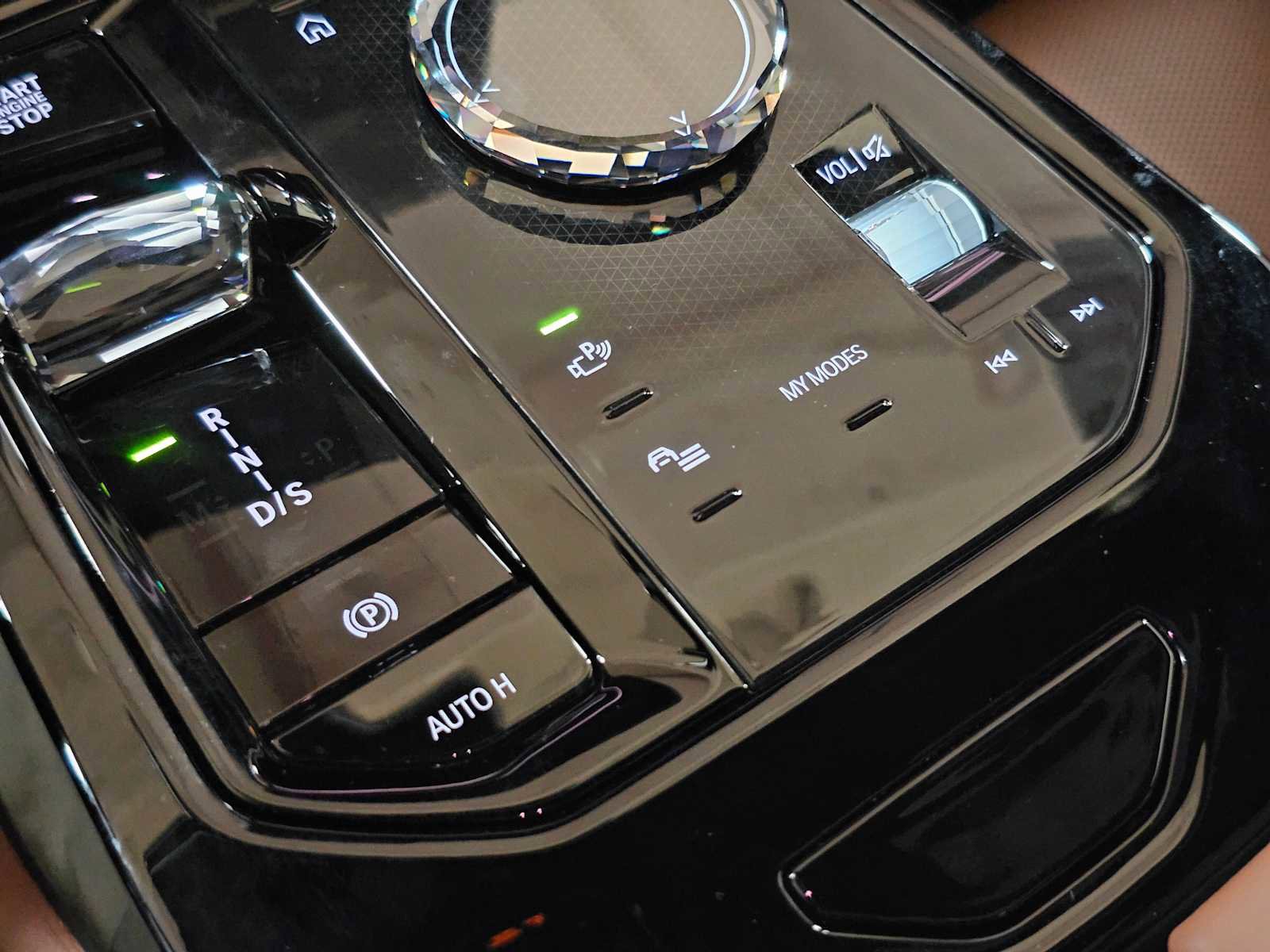 New 2026 BMW 550e xDrive w/ Executive Package image 28