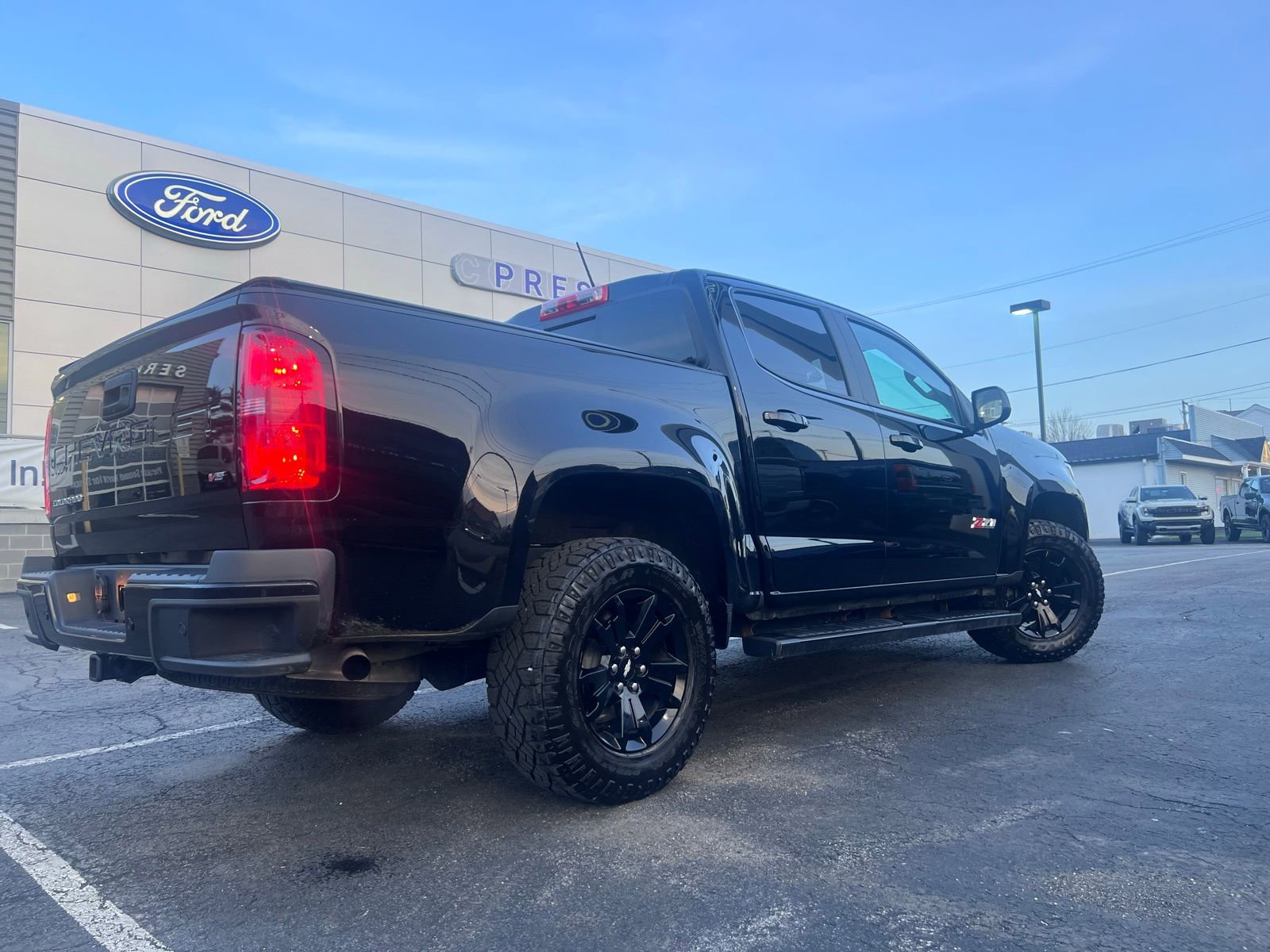 Used 2022 Chevrolet Colorado Z71 w/ Z71 Midnight Edition image 14