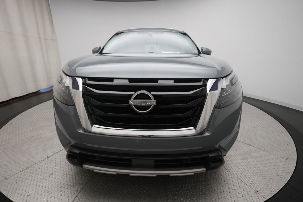Certified 2025 Nissan Pathfinder Platinum w/ Cargo Package AWD/4WD image 11