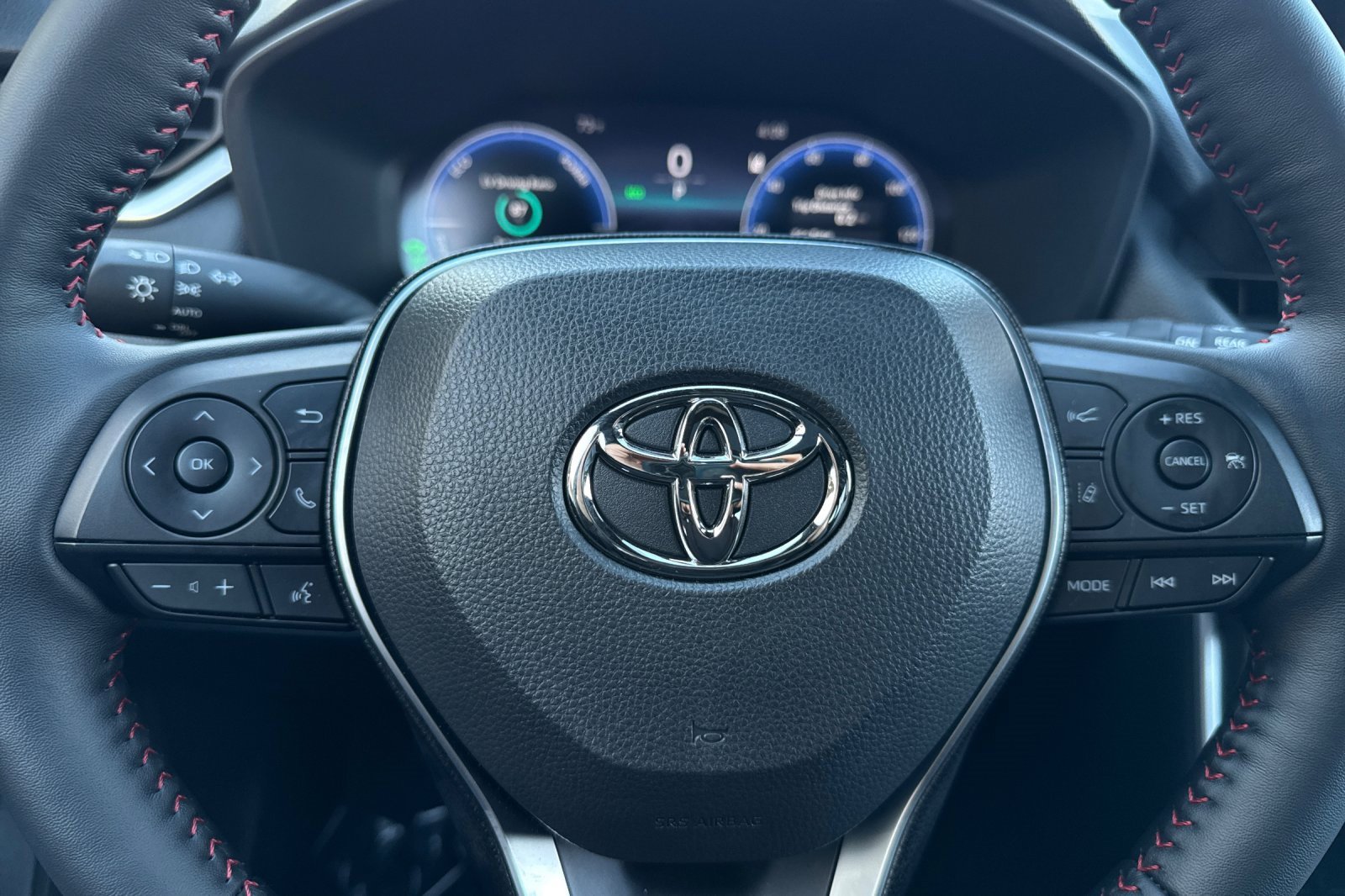 Certified 2025 Toyota RAV4 XSE image 30