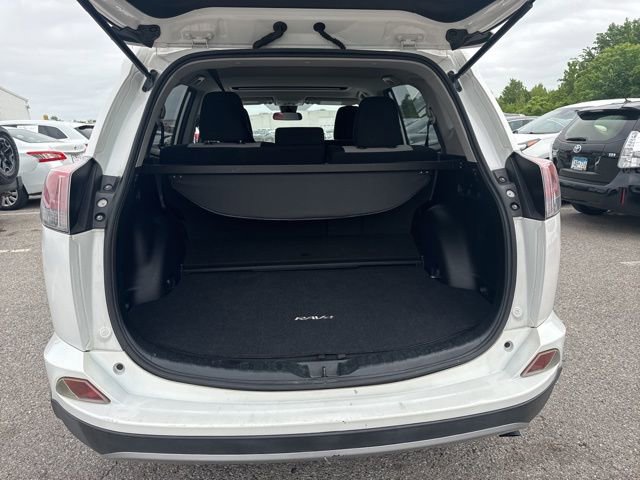 Used 2017 Toyota RAV4 XLE AWD/4WD image 22