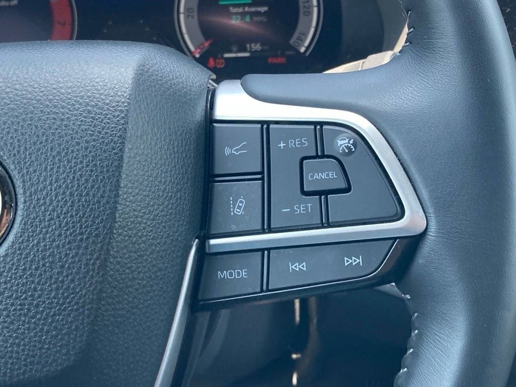 Used 2025 Toyota Highlander XSE AWD/4WD image 20