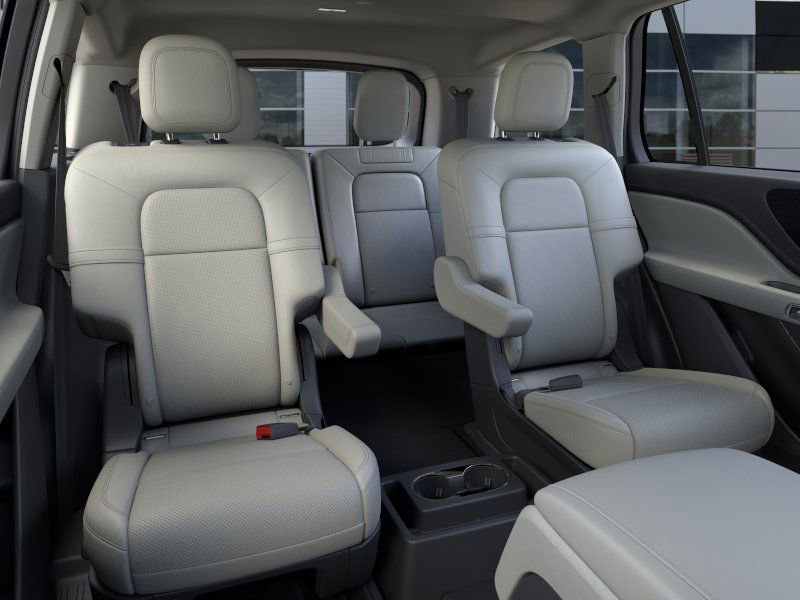 New 2025 Lincoln Aviator AWD image 11