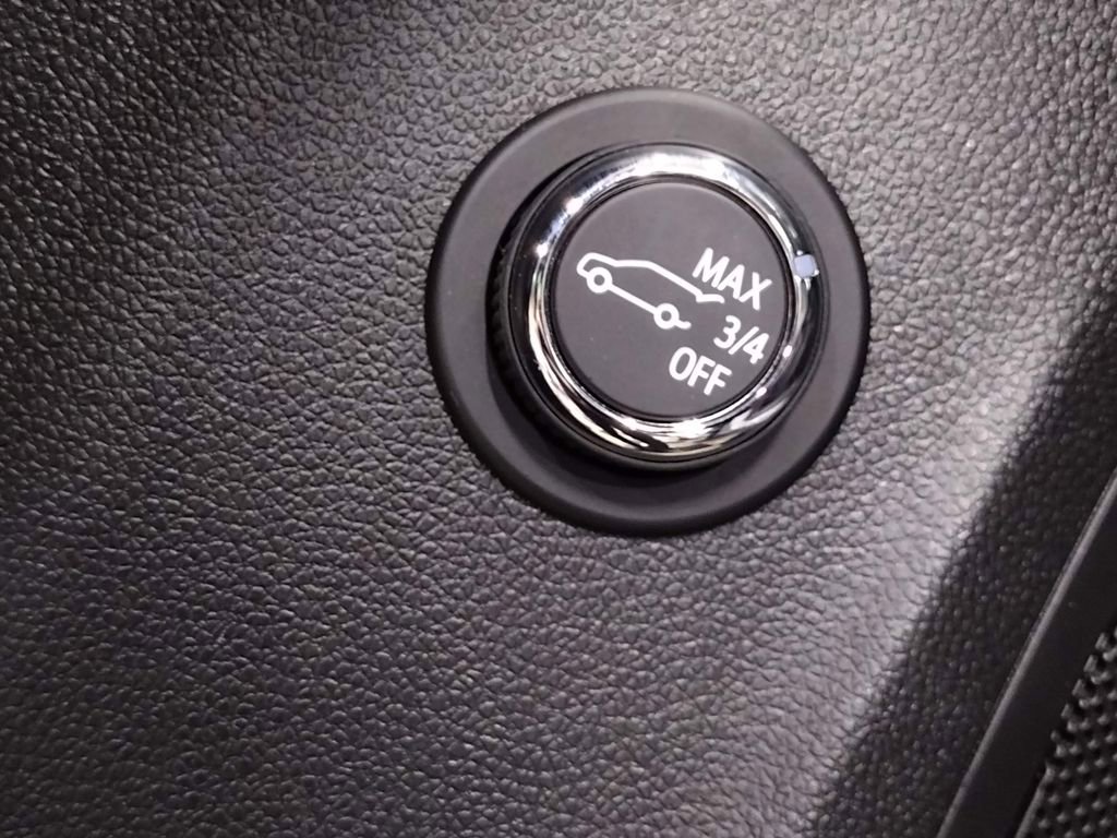 Used 2023 Buick Envision Essence image 23