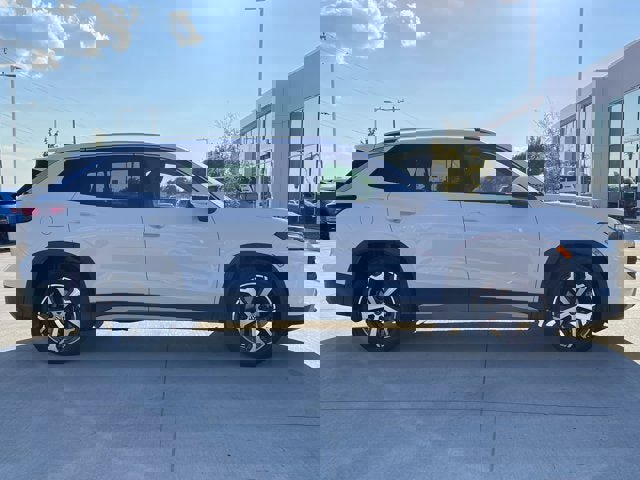 New 2026 Volkswagen Tiguan SE image 7