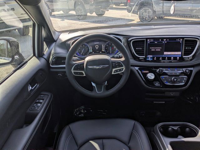 New 2026 Chrysler Pacifica Select FWD image 17