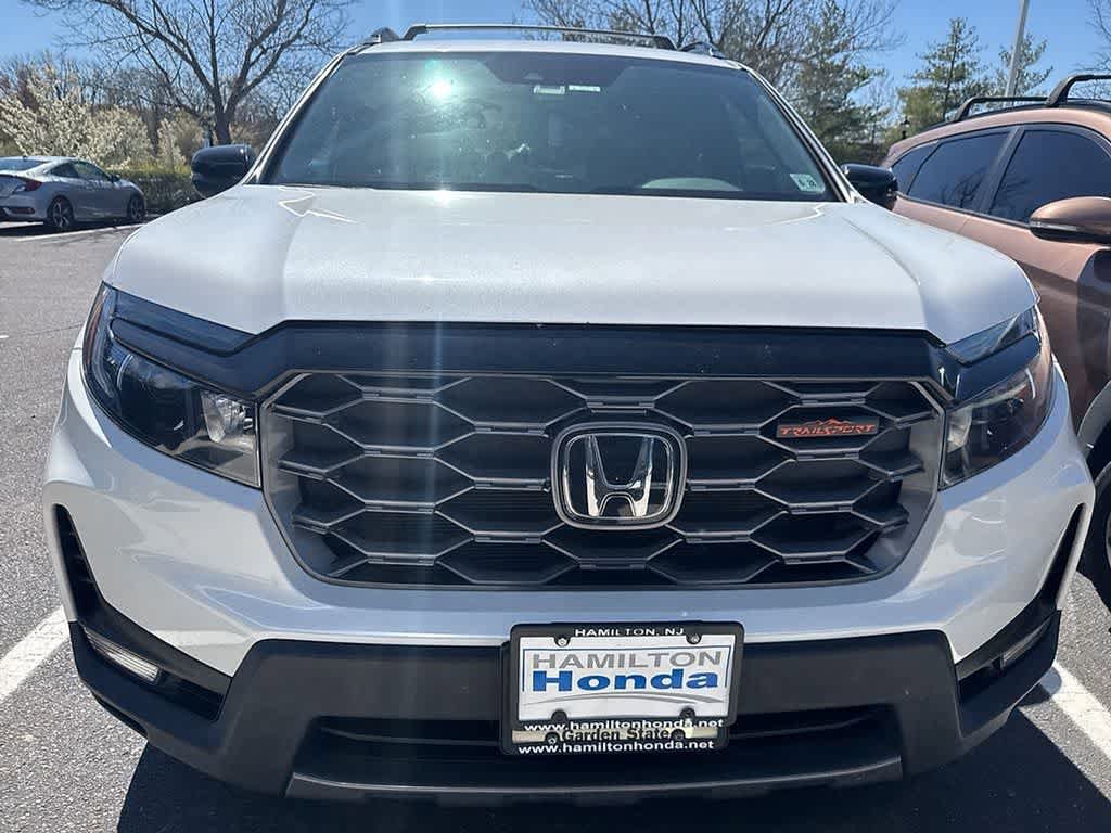 Used 2023 Honda Passport TrailSport image 2