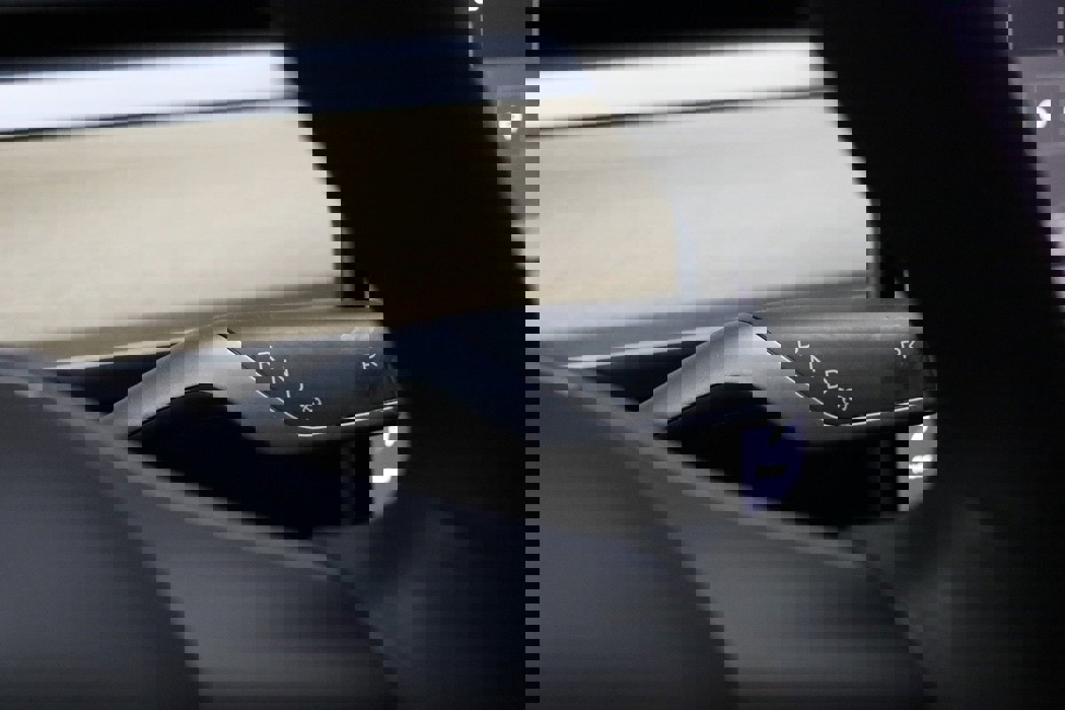 Used 2023 Tesla Model 3 Standard Range image 38