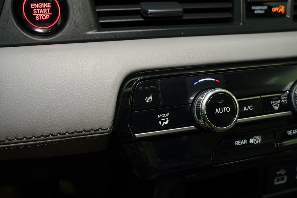 Used 2025 Honda Pilot EX-L image 16