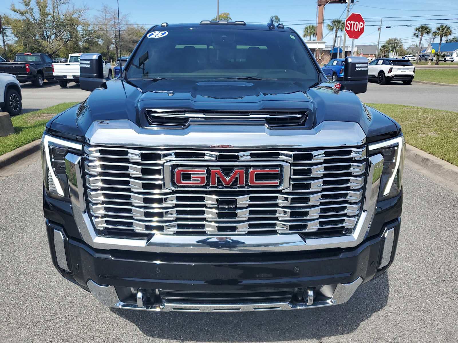 Certified 2025 GMC Sierra 3500 Denali w/ Denali Reserve Package image 9
