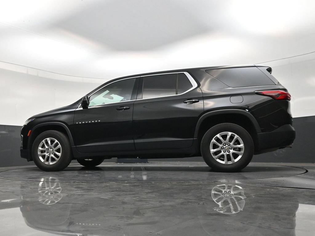 Used 2023 Chevrolet Traverse LS FWD image 21
