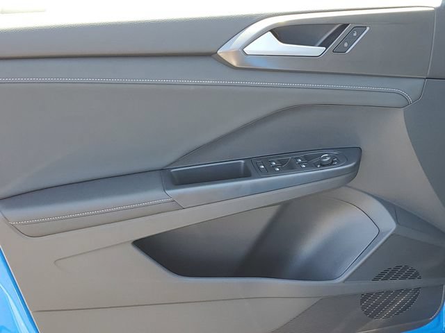 New 2026 Volkswagen Taos SE FWD image 14