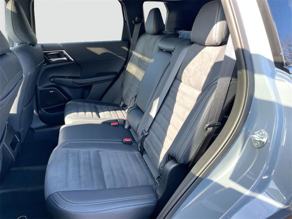New 2026 Mitsubishi Outlander AWD image 28
