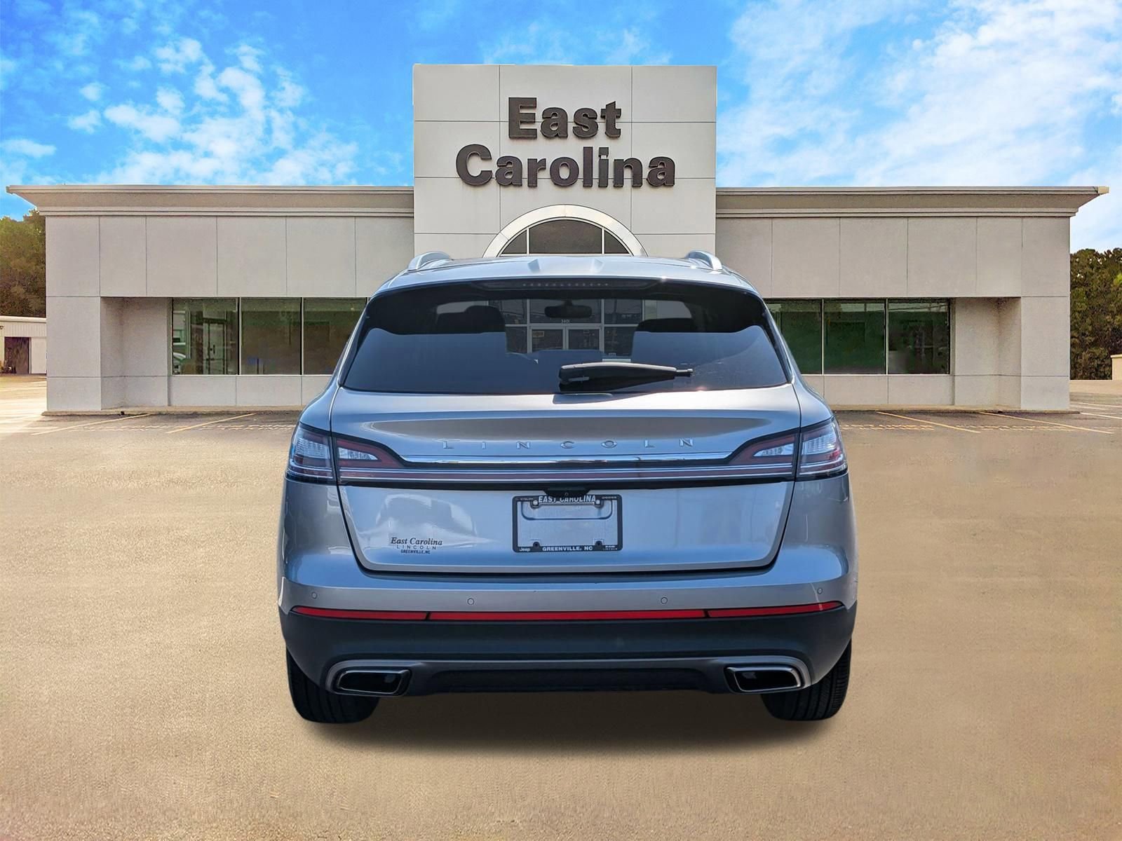 Used 2023 Lincoln Nautilus Reserve w/ Cargo Utility Package FWD image 4