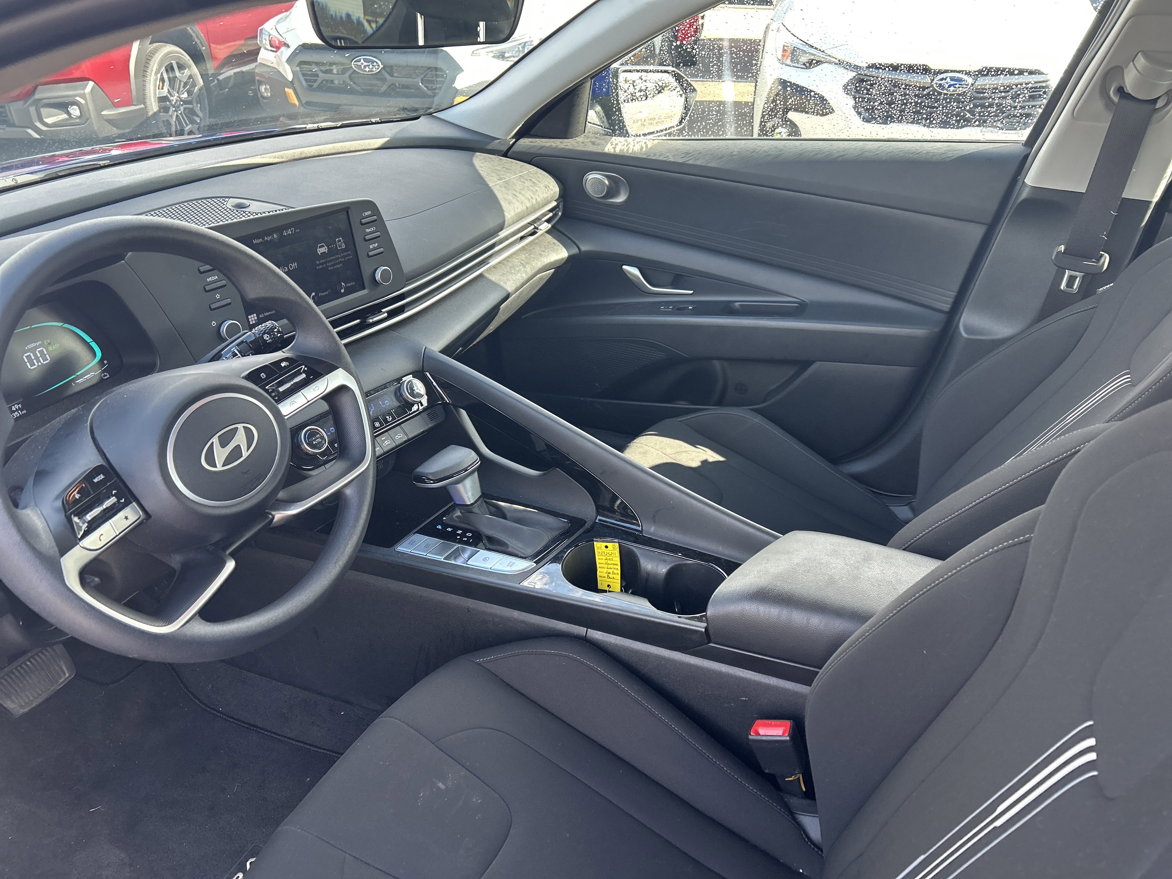 Used 2025 Hyundai Elantra Blue image 31