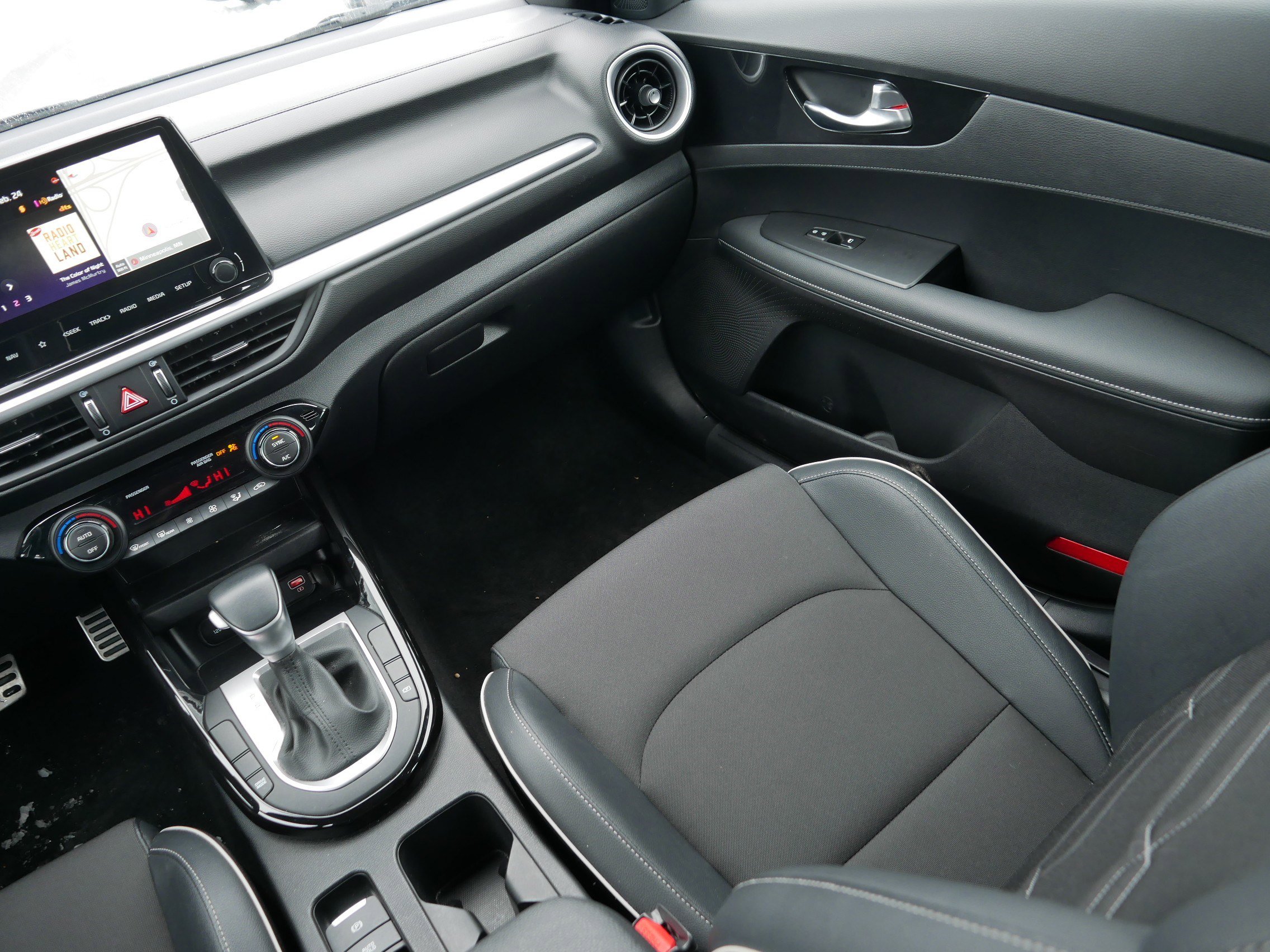 Certified 2024 Kia Forte GT-Line image 11