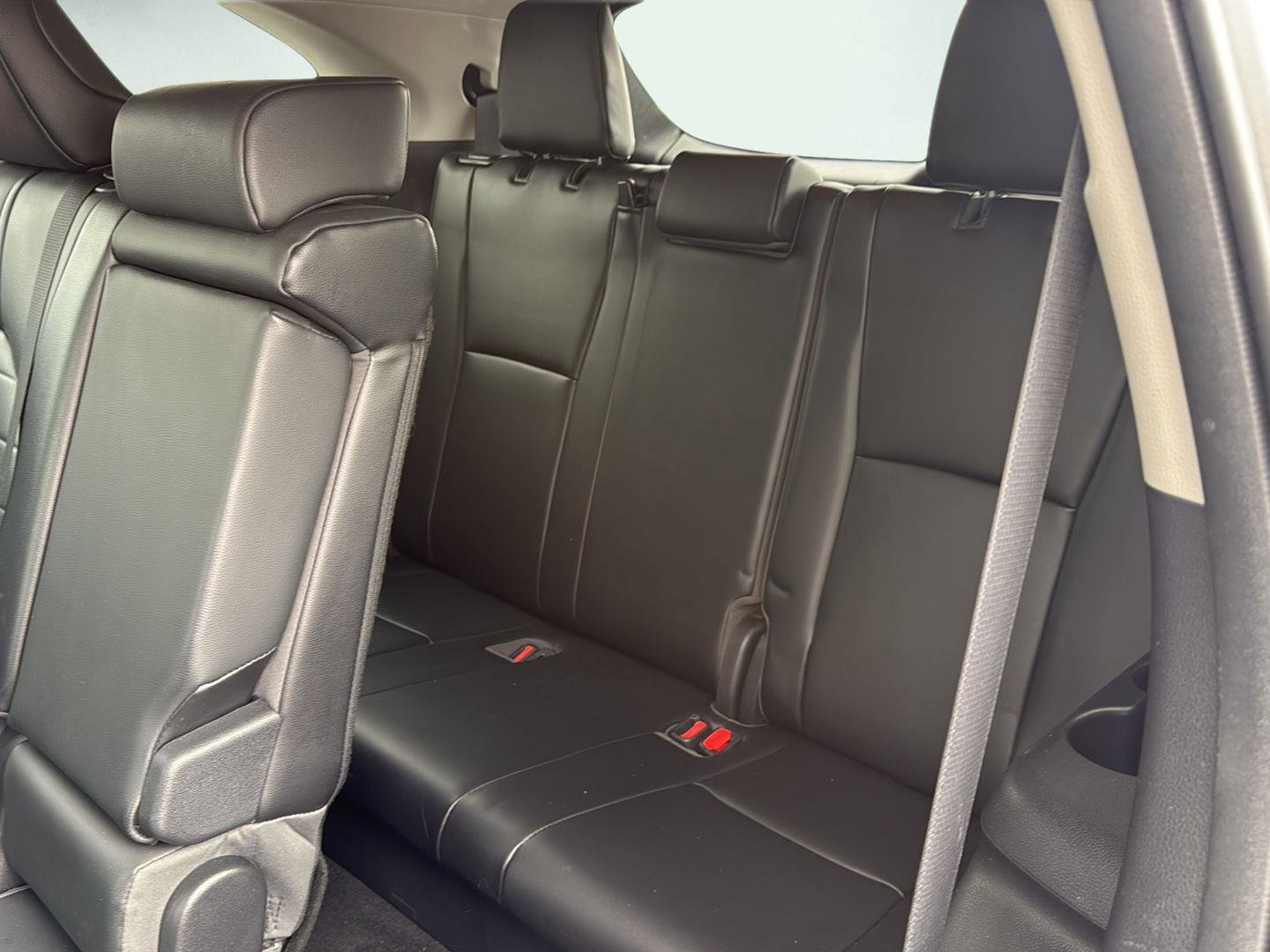 Used 2021 Toyota Highlander XLE image 23