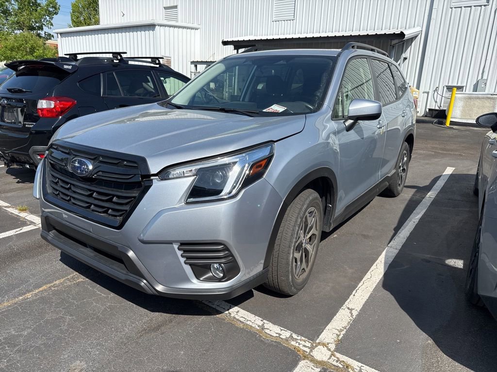 Used 2022 Subaru Forester Premium AWD/4WD image 1