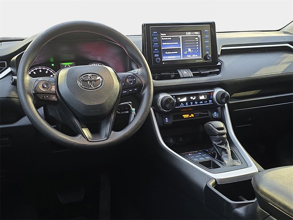 Used 2022 Toyota RAV4 LE image 19
