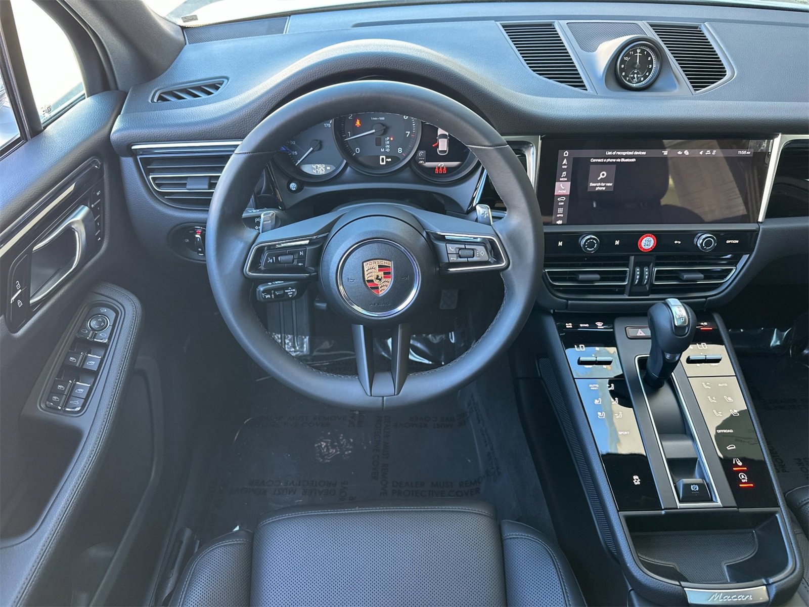 Used 2025 Porsche Macan image 16