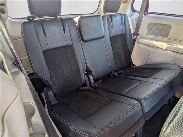 Used 2019 Dodge Grand Caravan SXT image 18