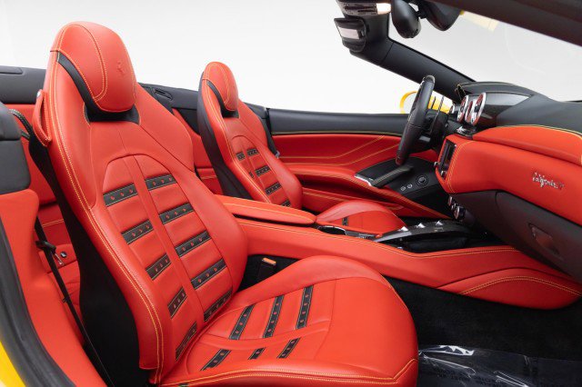 Used 2016 Ferrari California T image 4