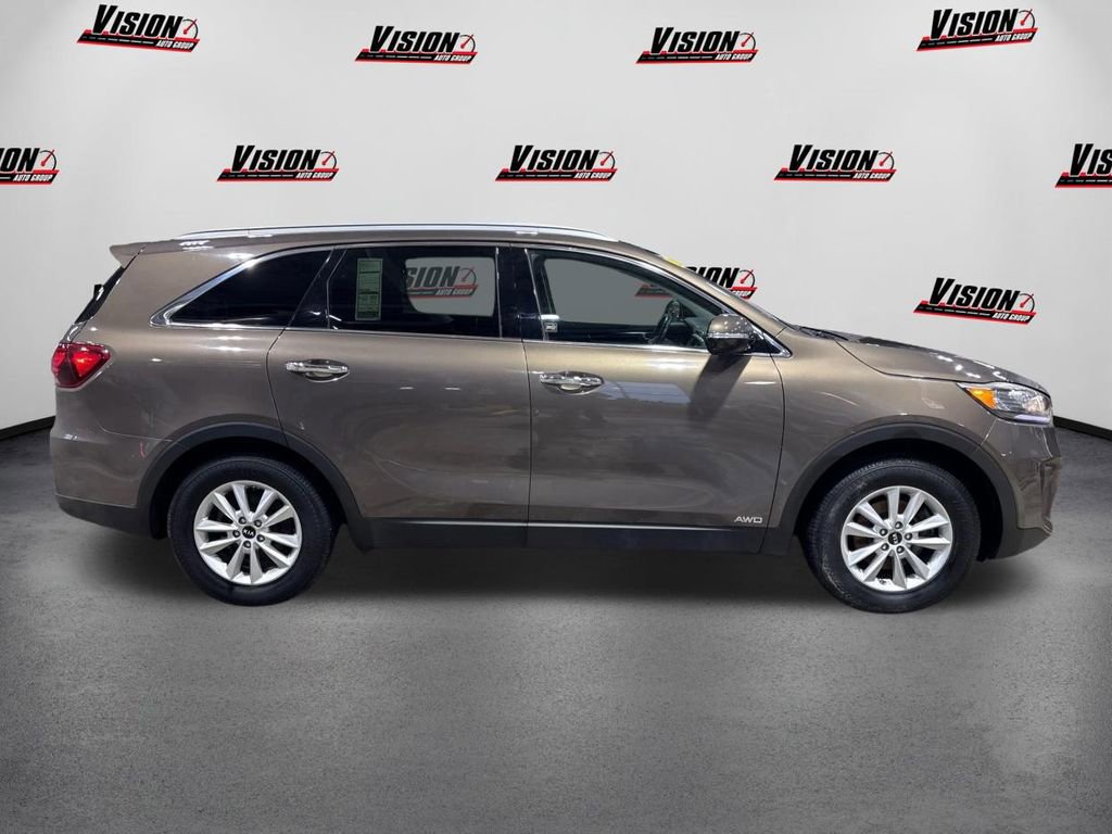 Used 2019 Kia Sorento LX w/ LX Convenience Package image 4