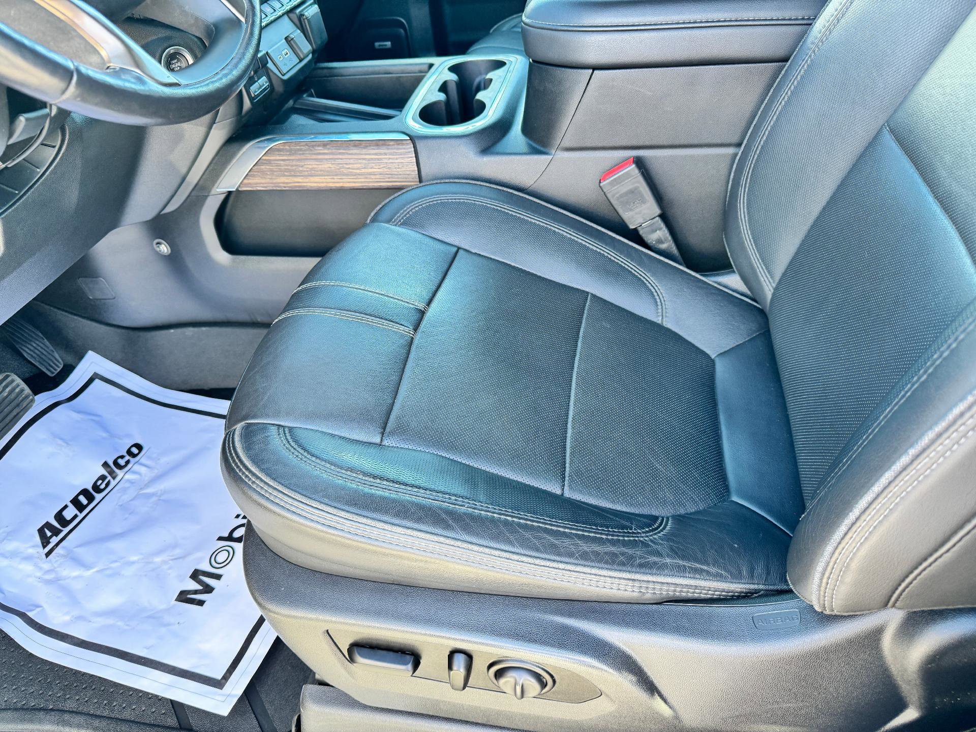 Used 2020 Chevrolet Silverado 3500 High Country image 11