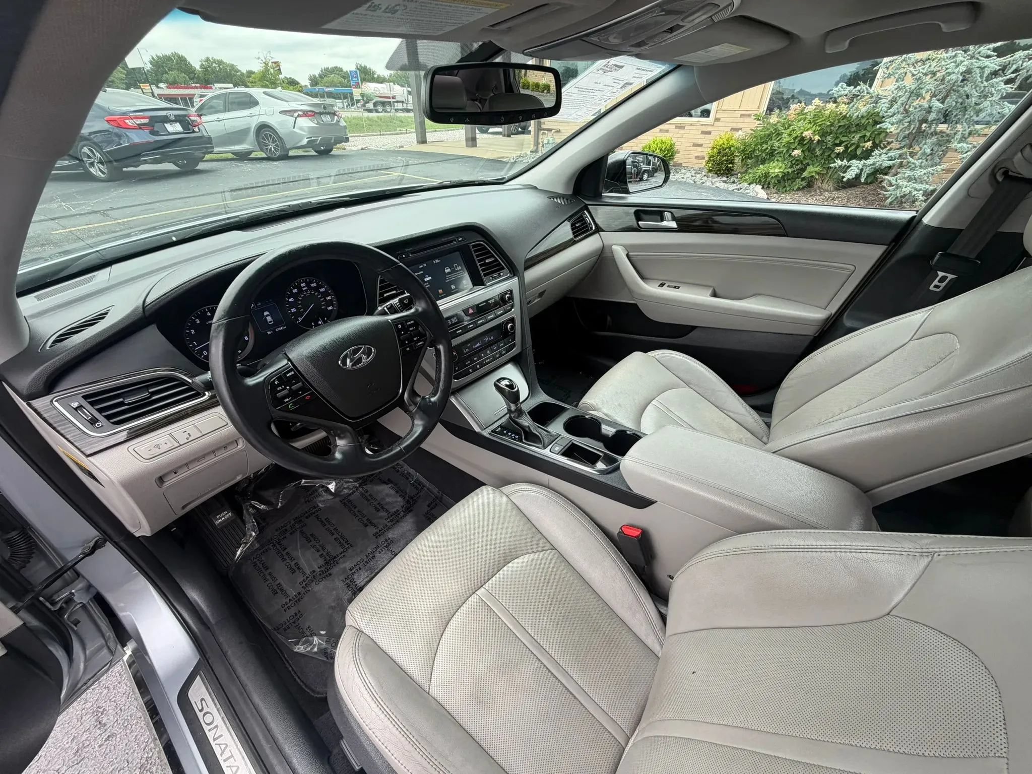 Used 2017 Hyundai Sonata Limited FWD image 17