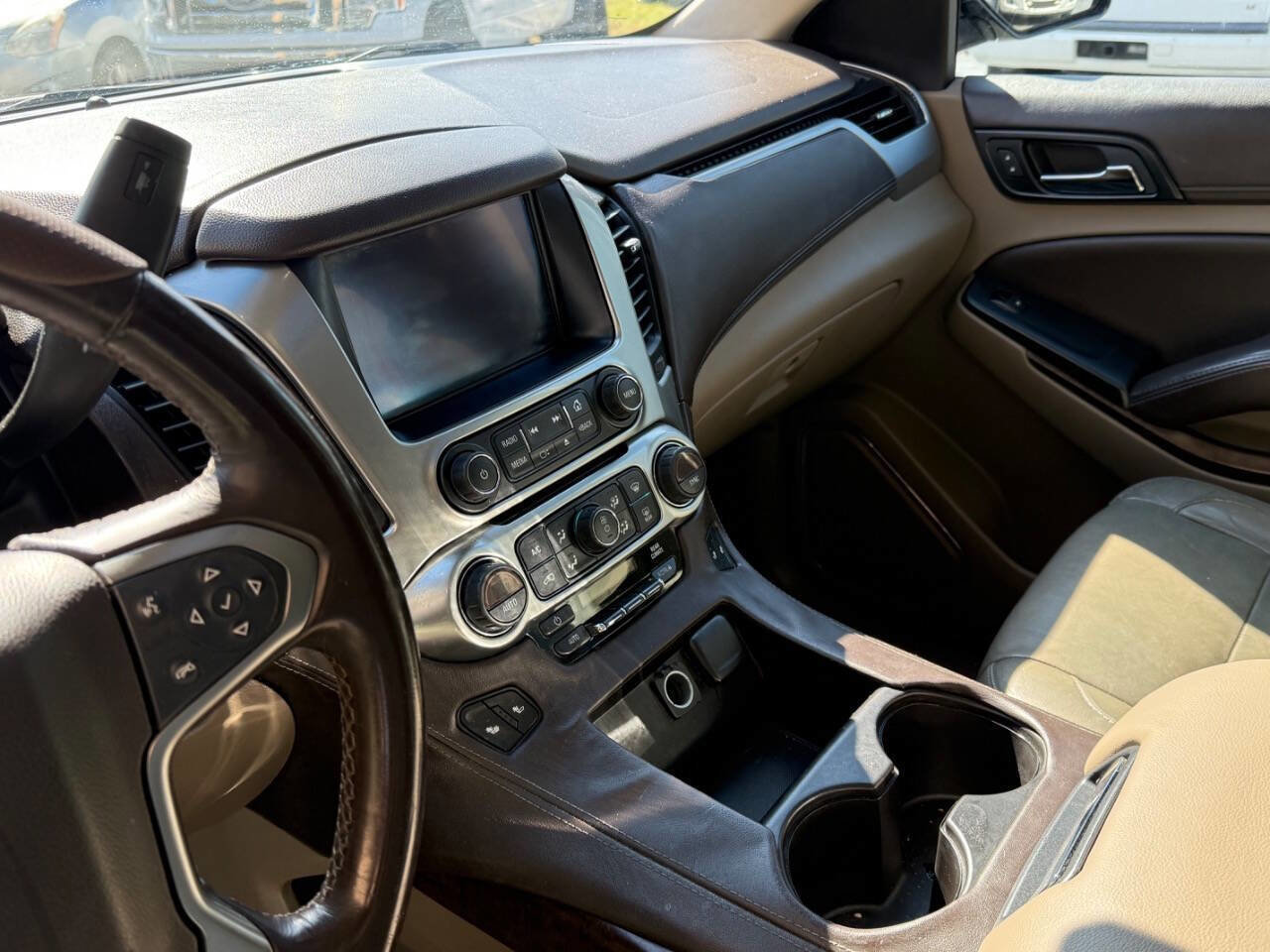 Used 2015 Chevrolet Suburban LT image 9