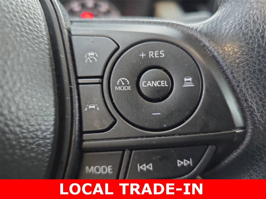 Used 2025 Toyota Corolla Cross L image 18