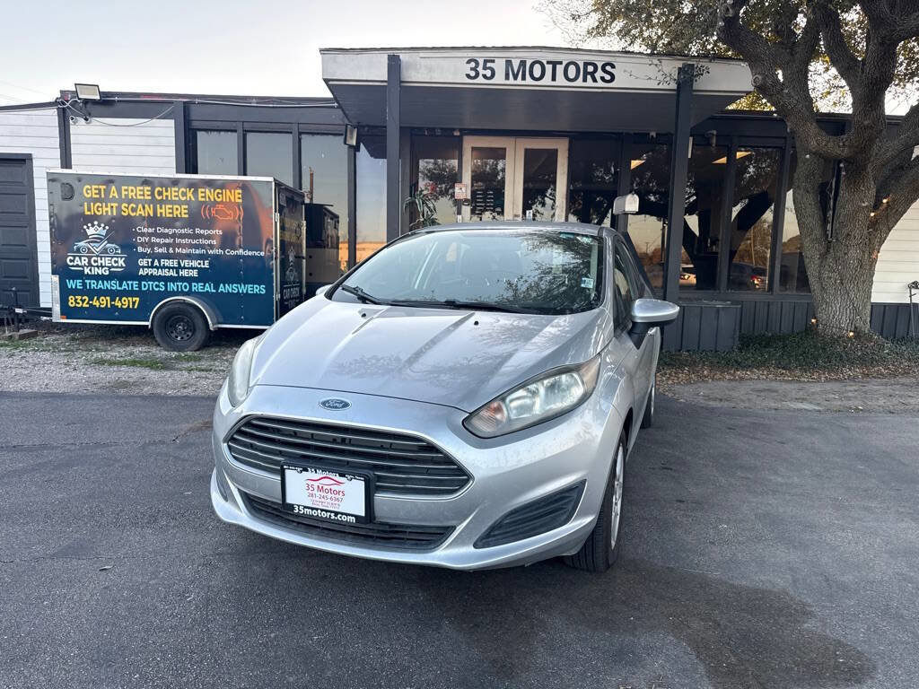 Used 2018 Ford Fiesta SE image 1